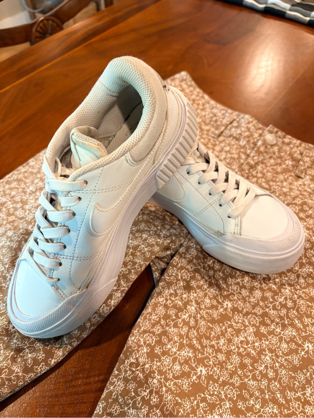 Nike ladies Sneakers, size 6.5